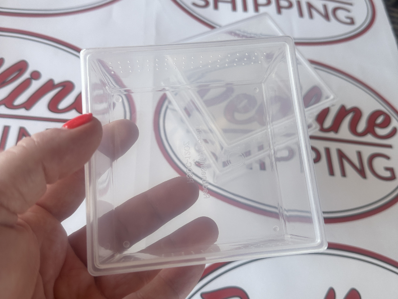 Square Deli Cup 12 oz. - solid lid - Image 6